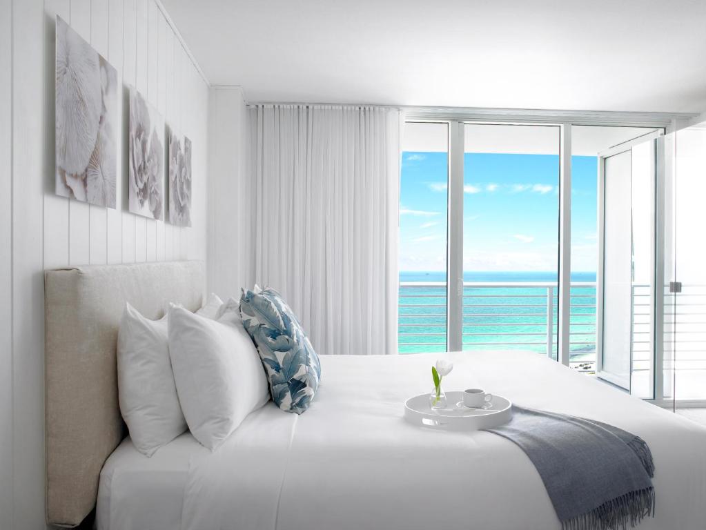 beach themed décor for bed and breakfast